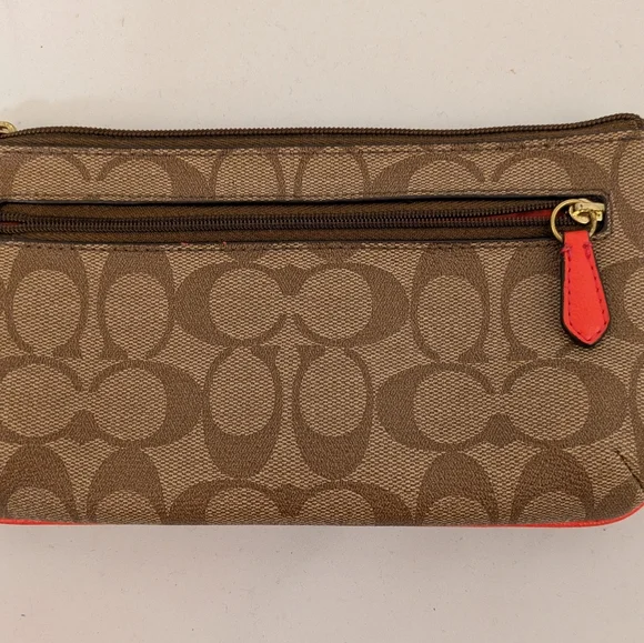 Coach Clutch w/Wrist Strap - Picture 4 of 8